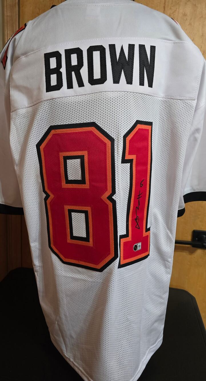 Antonio Brown Signed Jersey (Size XL)